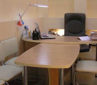 Стол в кабинет руководителя, ЛДСП 32мм. 18.000 рублей.